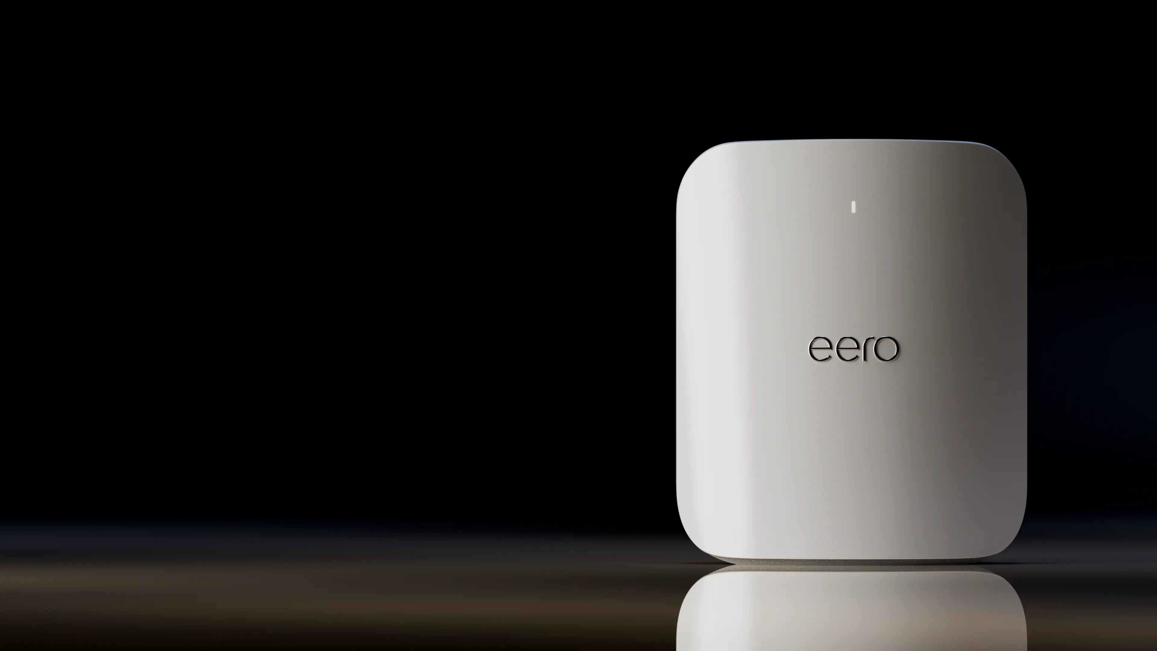 Amazon eero Max 7 mesh wifi router with 1 month free eero Plus (auto-renews) - Supports internet plans up to 10 Gbps, Coverage up to 2,500 sq. ft., Connect 250+ devices, 1-pack