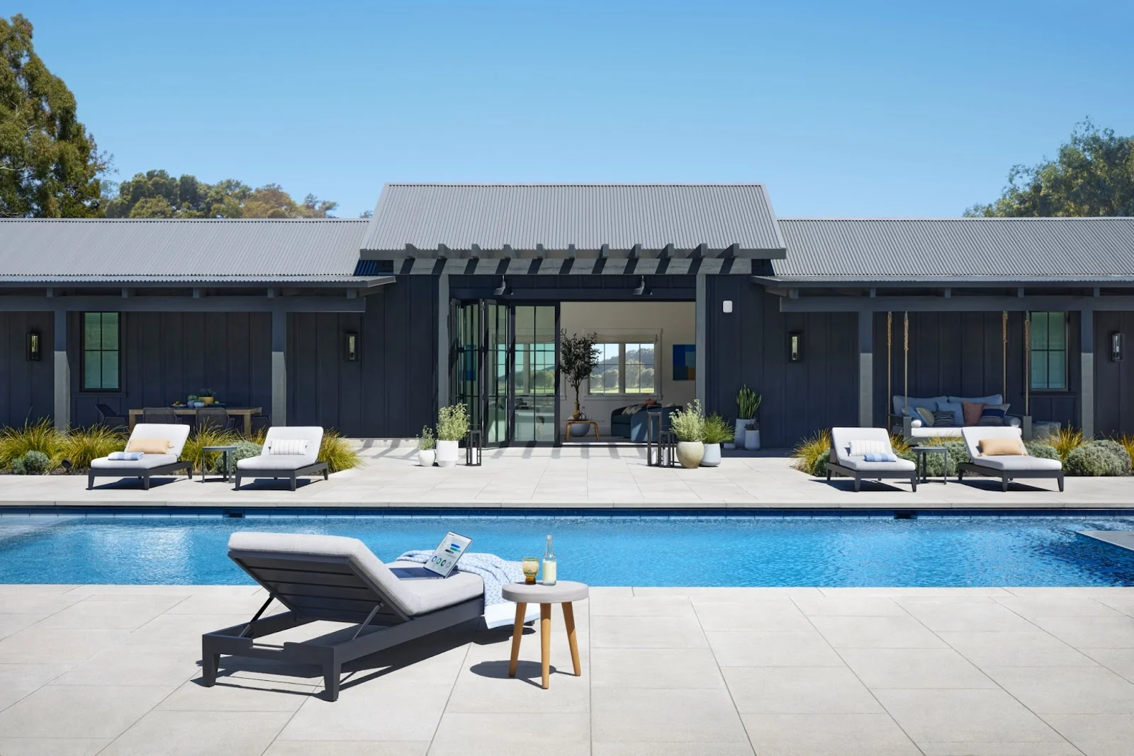outdoor pool with wifi